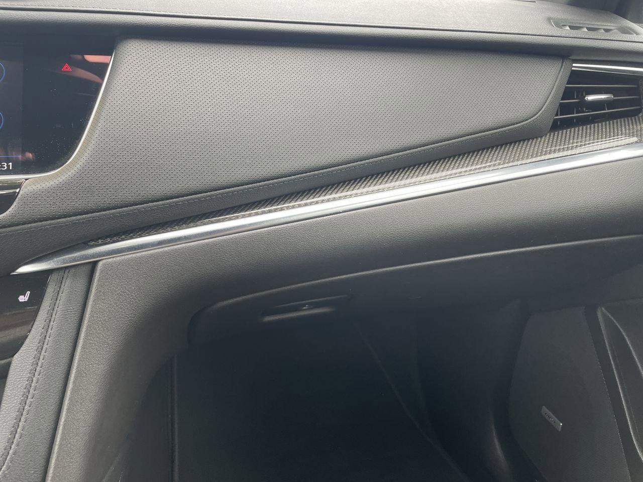 Thumbnail: 2022 Cadillac XT5 - 16