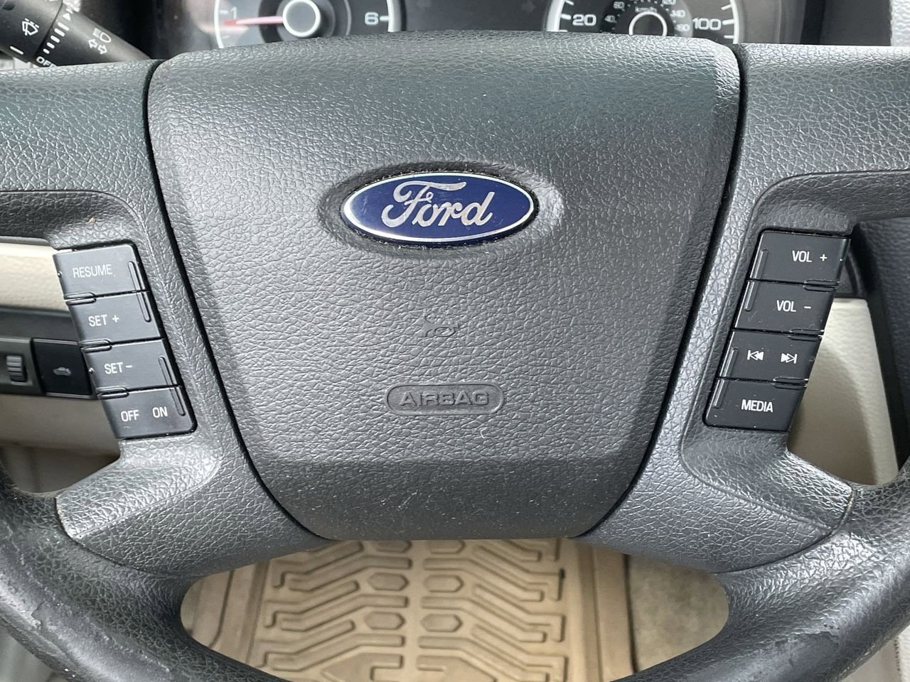 Thumbnail: 2009 Ford Fusion - 10