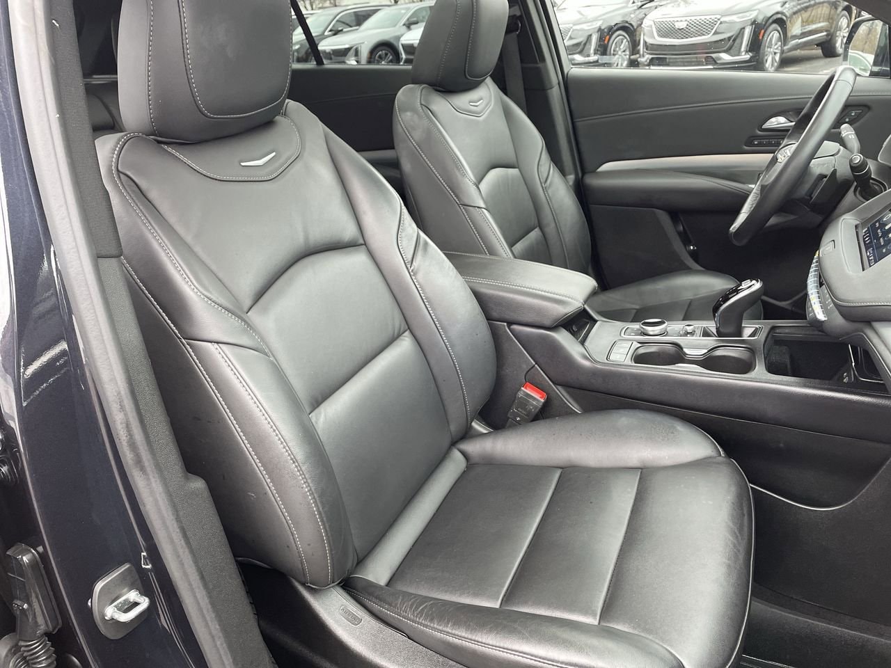 Thumbnail: 2023 Cadillac XT4 - 14