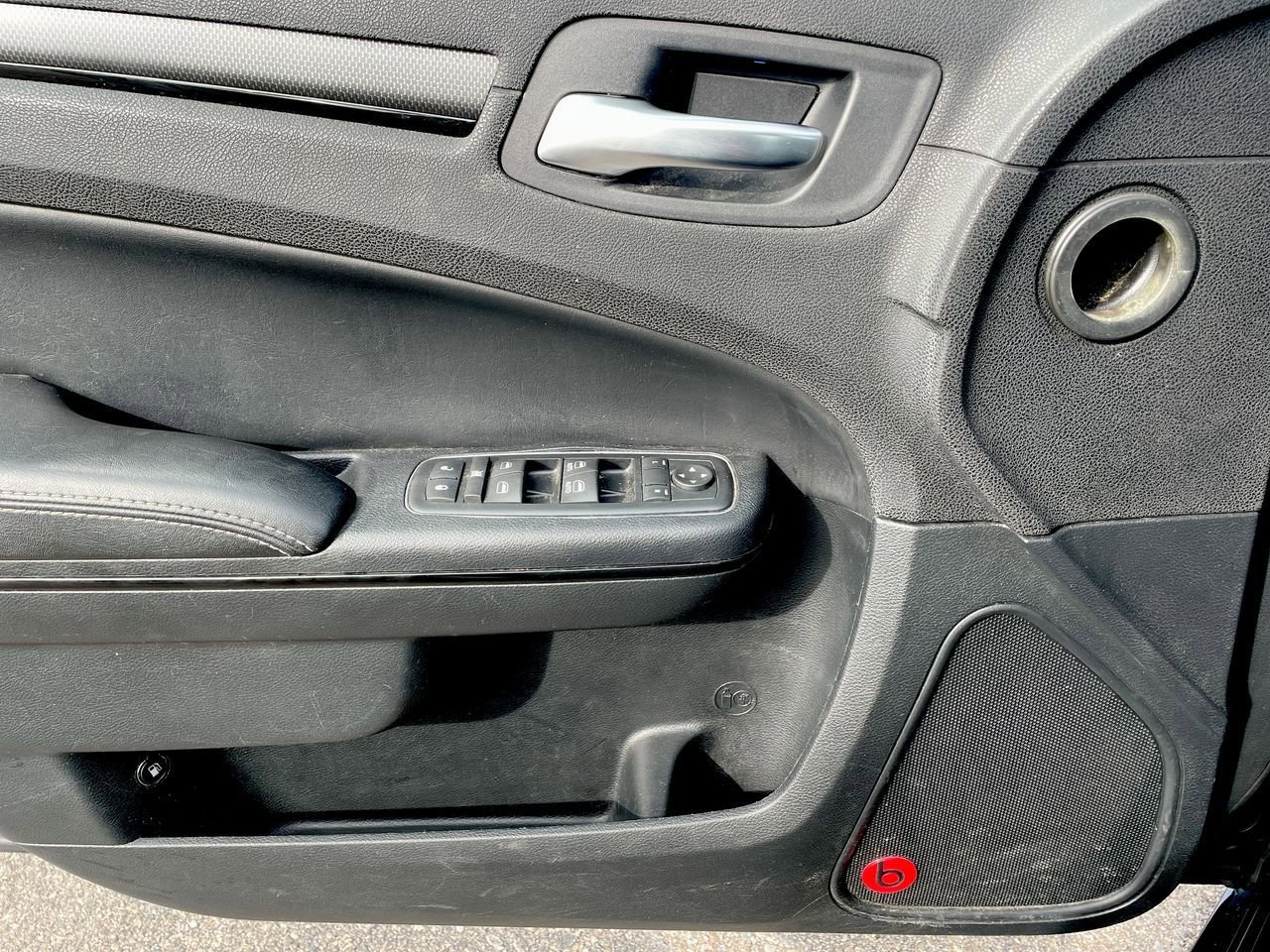 Thumbnail: 2013 Chrysler 300 - 29