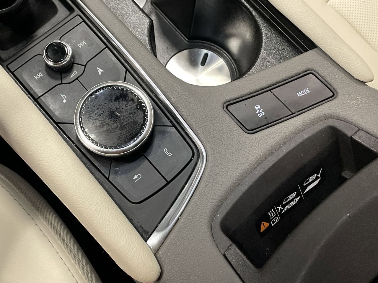 Thumbnail: 2023 Cadillac XT5 - 31