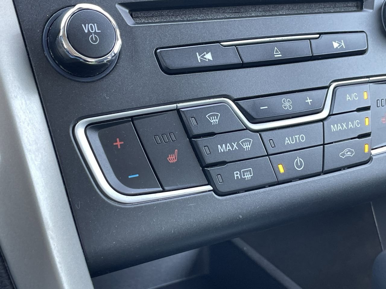 Thumbnail: 2016 Ford Fusion - 22