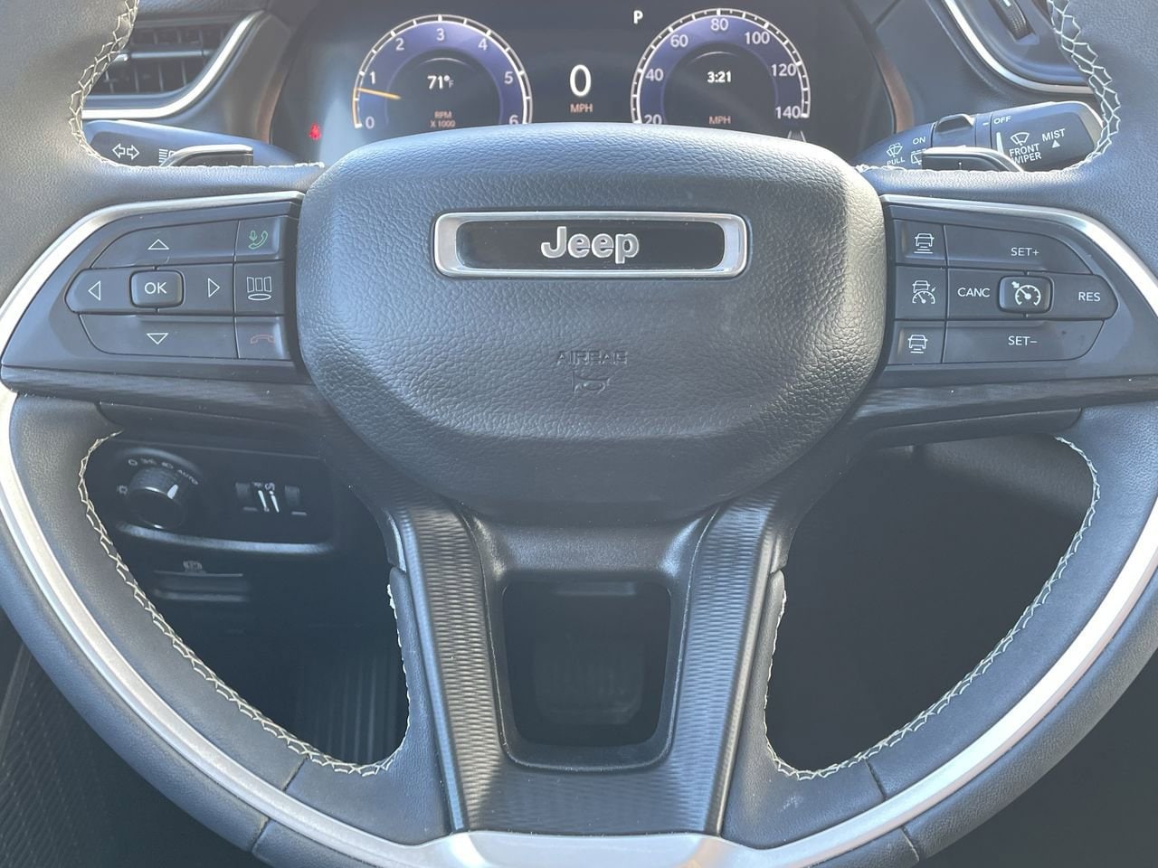 Thumbnail: 2024 Jeep Grand Cherokee - 10