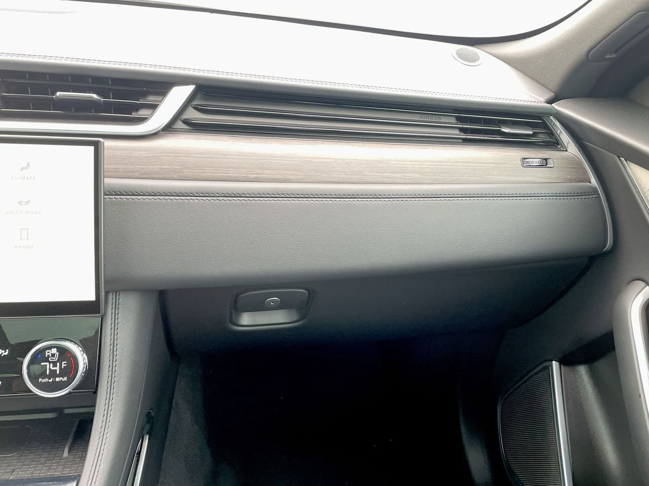 Thumbnail: 2021 Jaguar F-Pace - 16