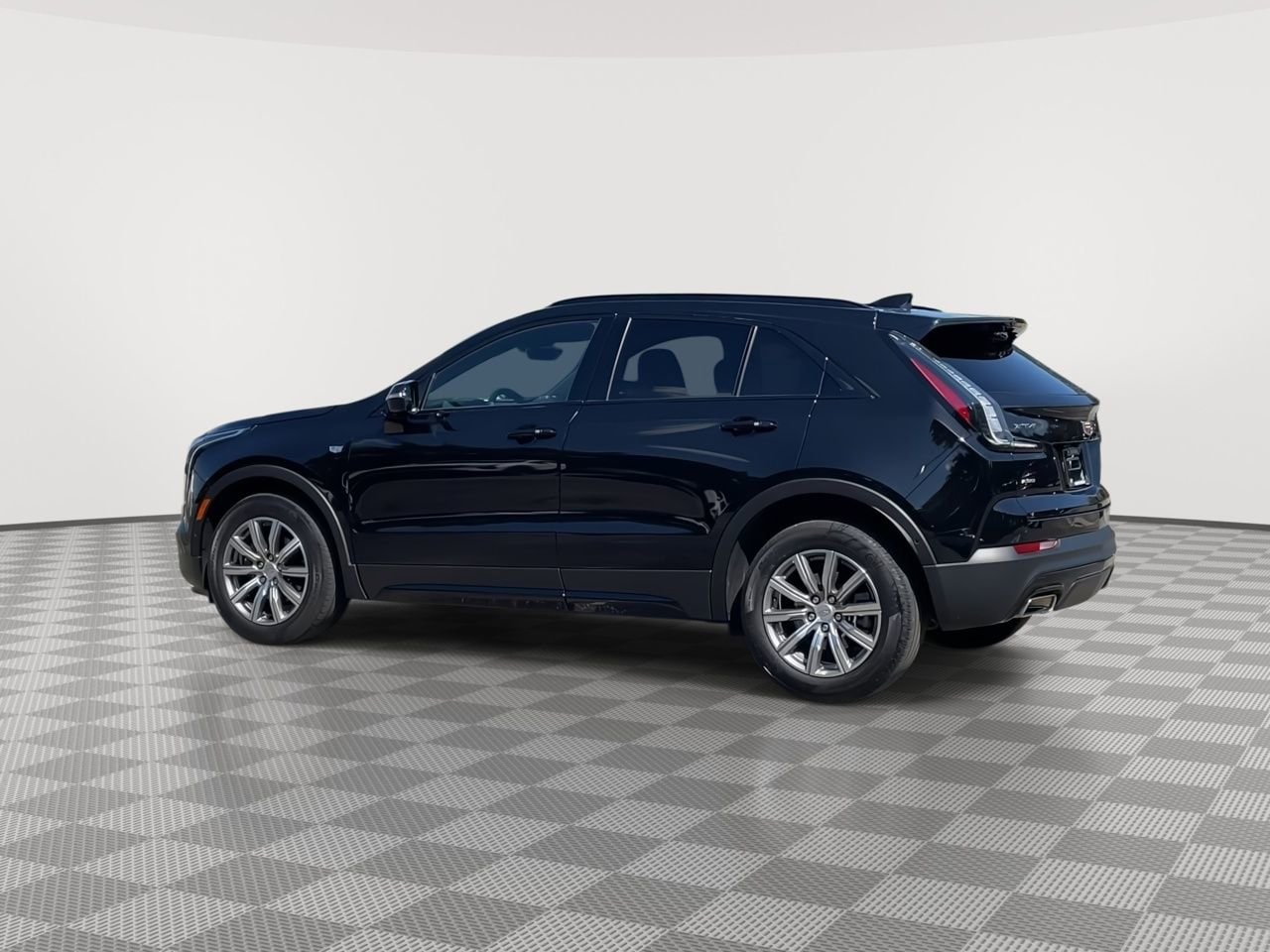 Thumbnail: 2022 Cadillac XT4 - 6