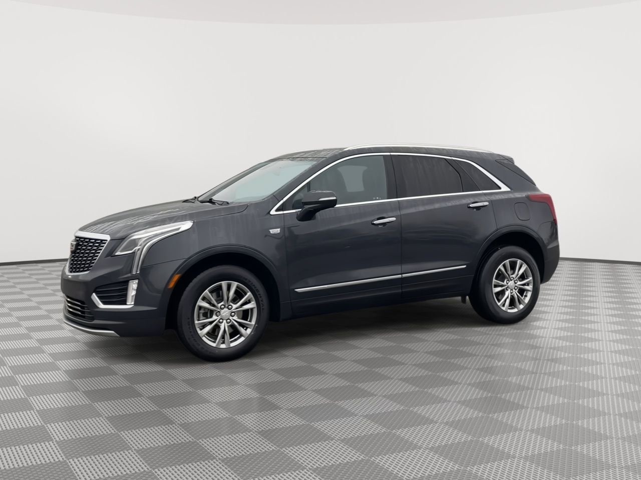 Thumbnail: 2022 Cadillac XT5 - 4