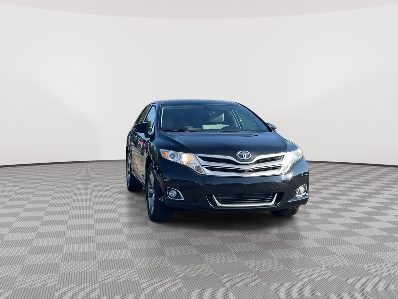Thumbnail: 2013 Toyota Venza - 3