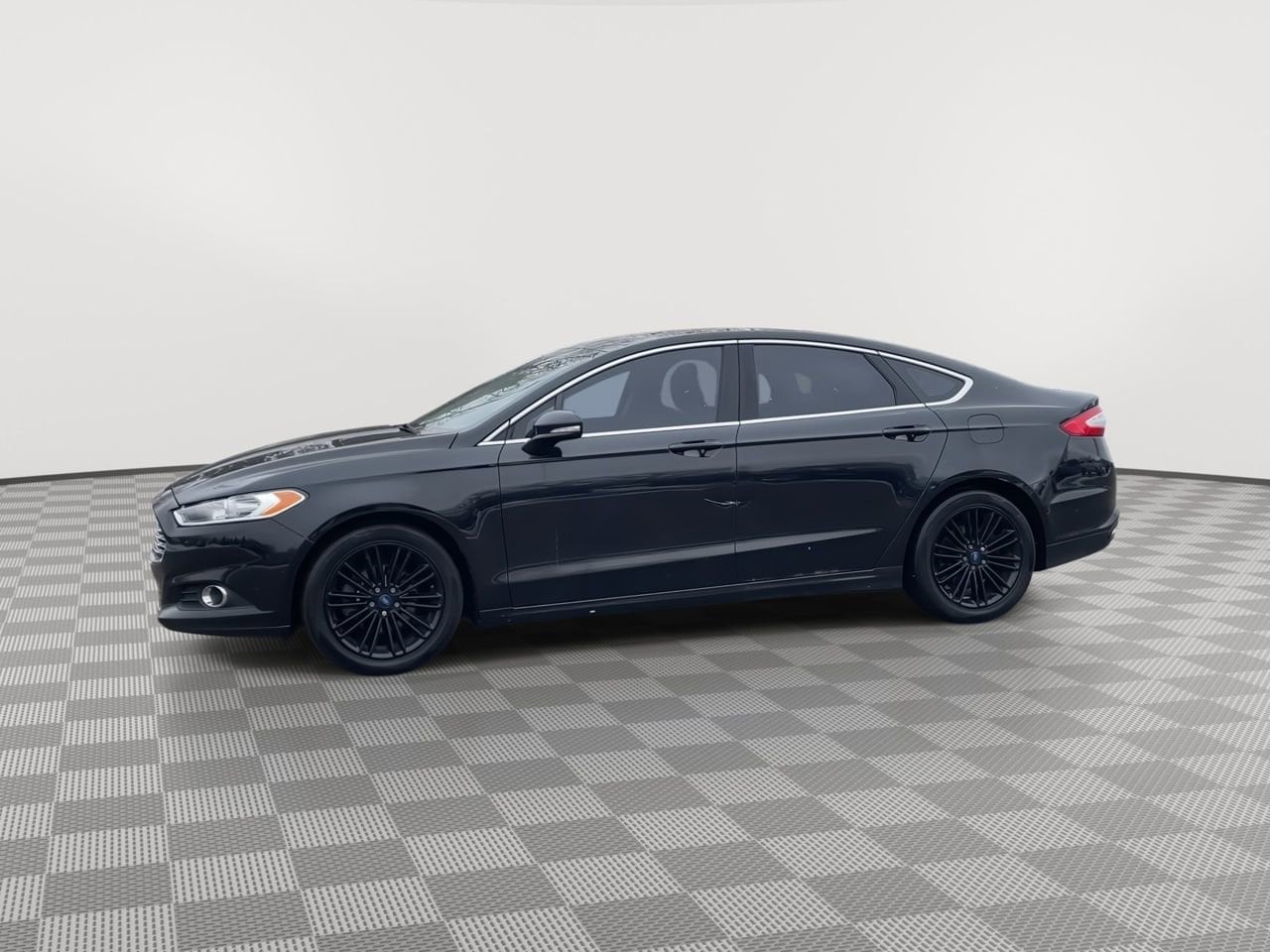 Thumbnail: 2015 Ford Fusion - 4