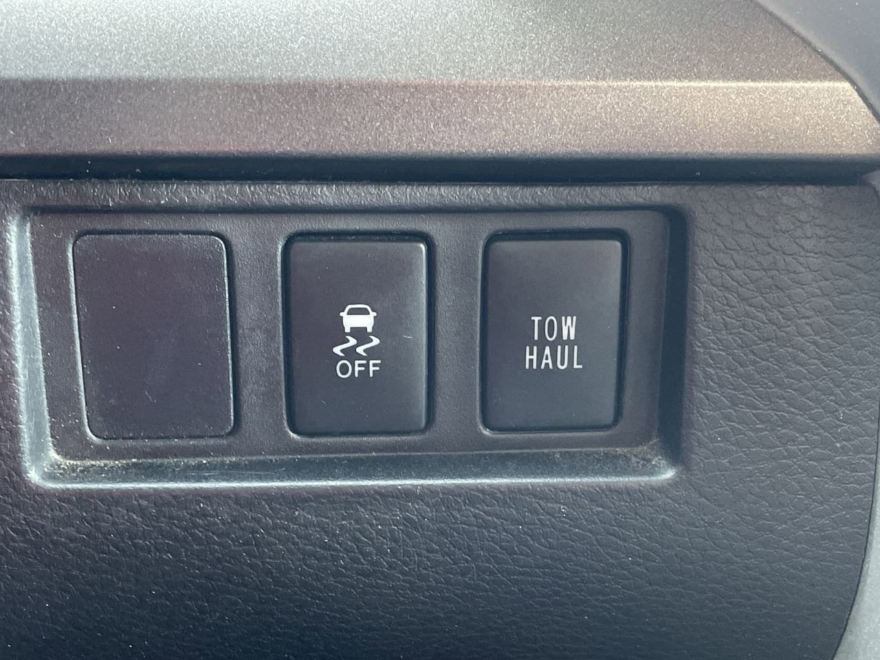 Thumbnail: 2015 Toyota Tundra - 24