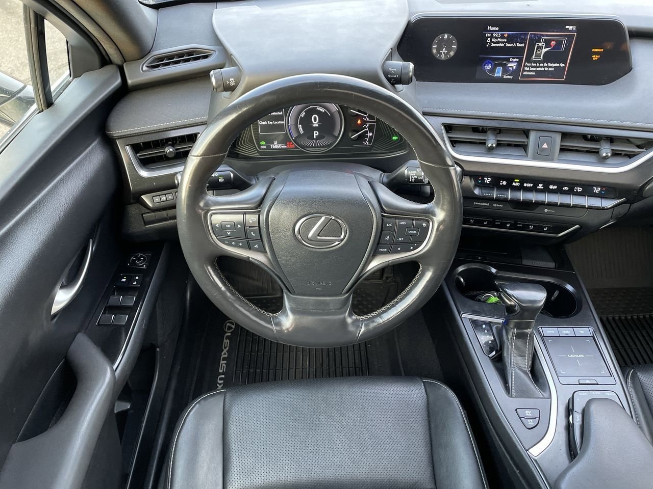 Thumbnail: 2020 Lexus UX - 11