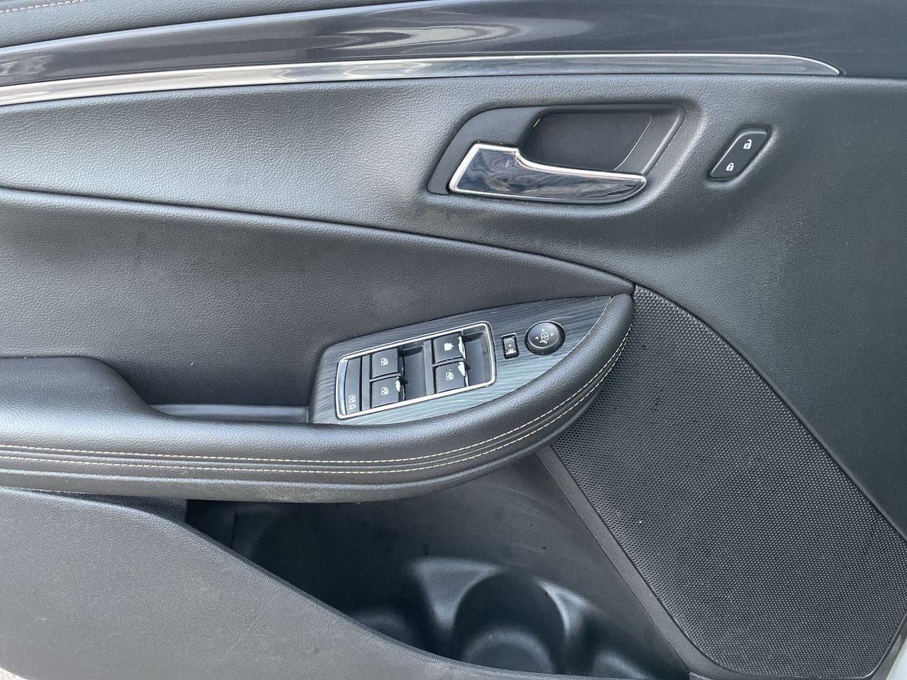 Thumbnail: 2017 Chevrolet Impala - 27