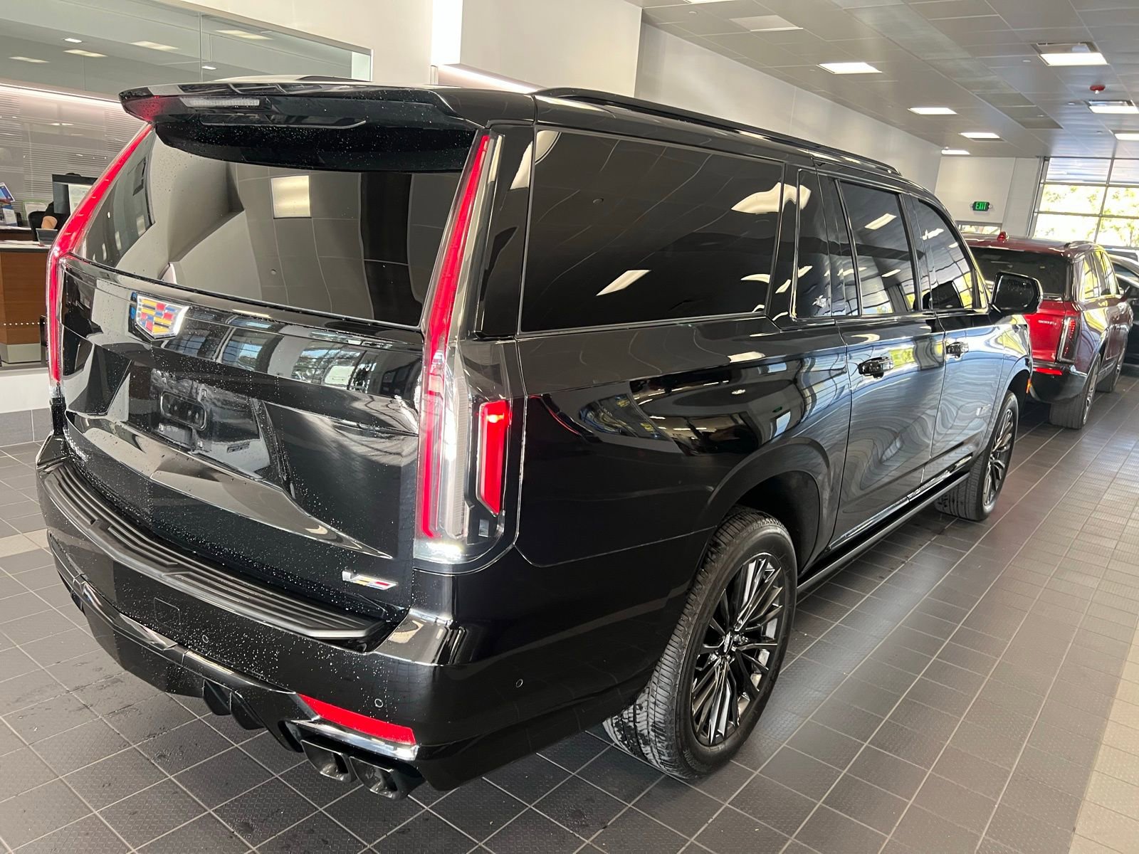2024 Cadillac Escalade ESV V-Series photo 3