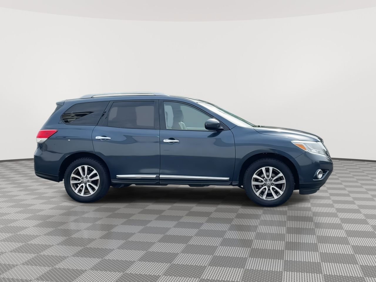 Thumbnail: 2014 Nissan Pathfinder - 9