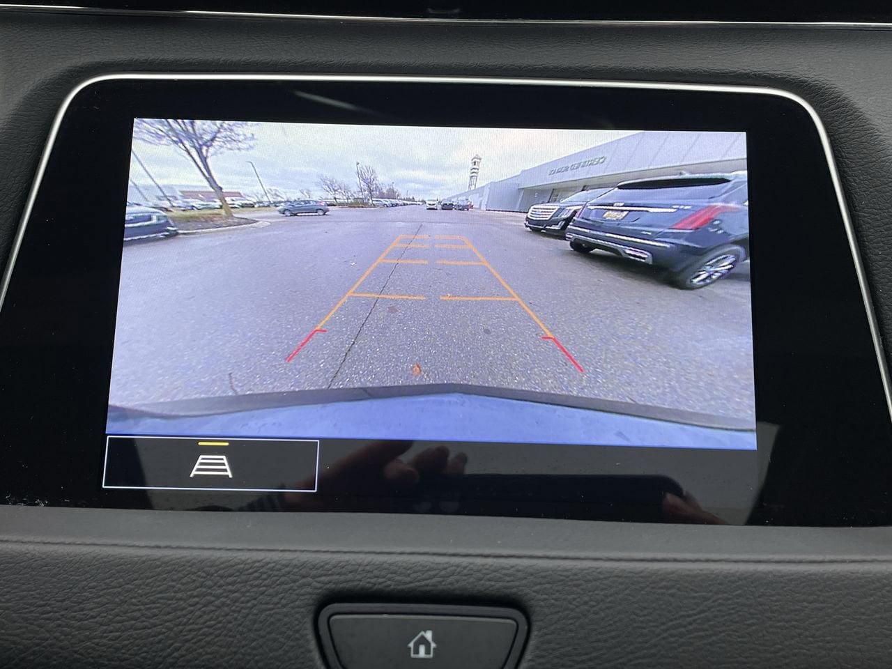 Thumbnail: 2023 Cadillac XT4 - 28