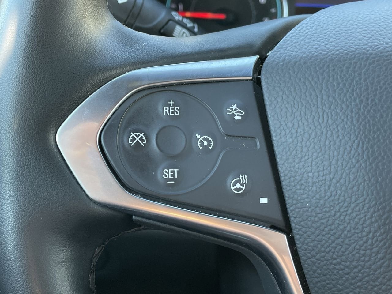 Thumbnail: 2023 Chevrolet Traverse - 23