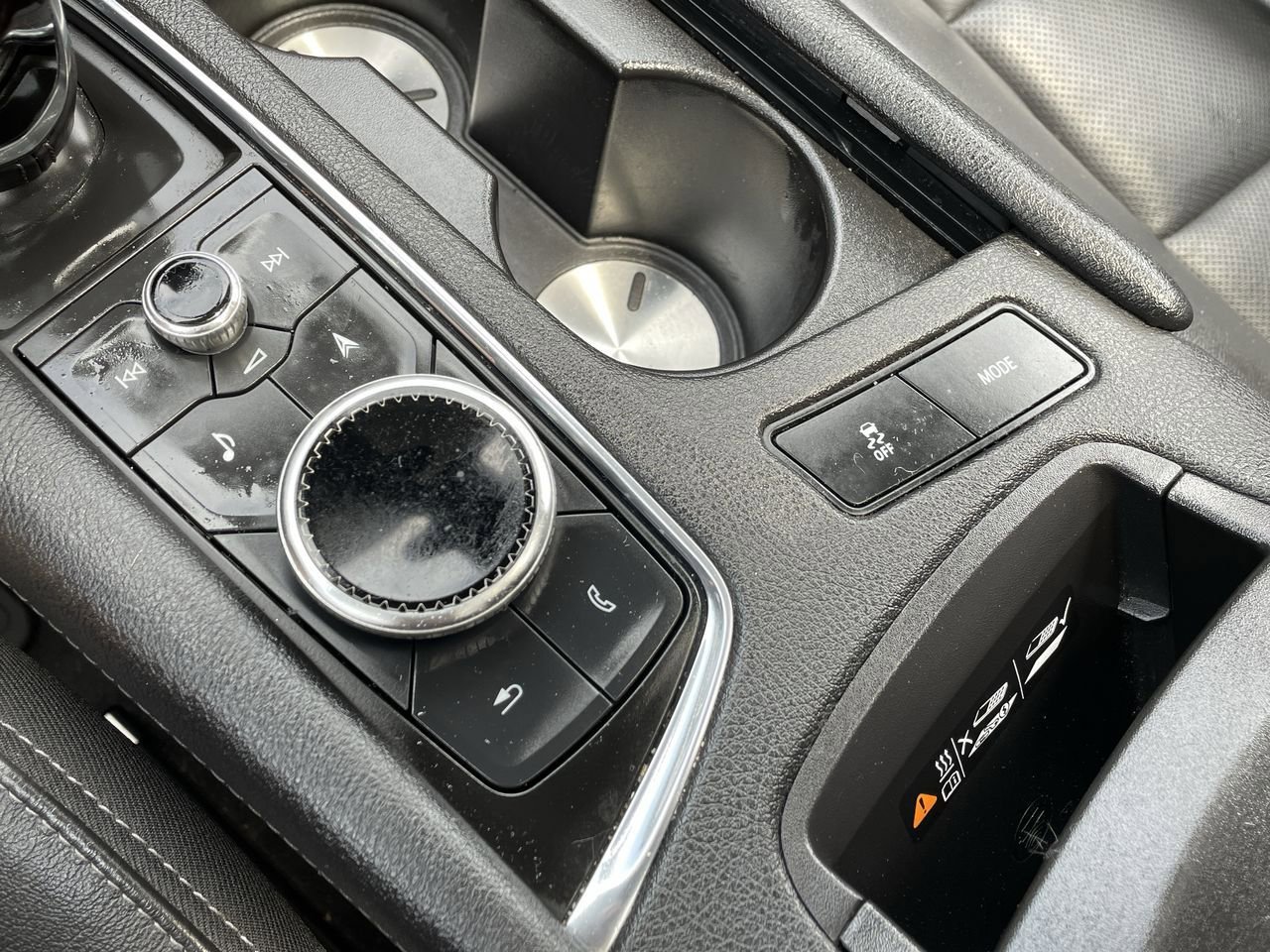 Thumbnail: 2021 Cadillac XT6 - 32