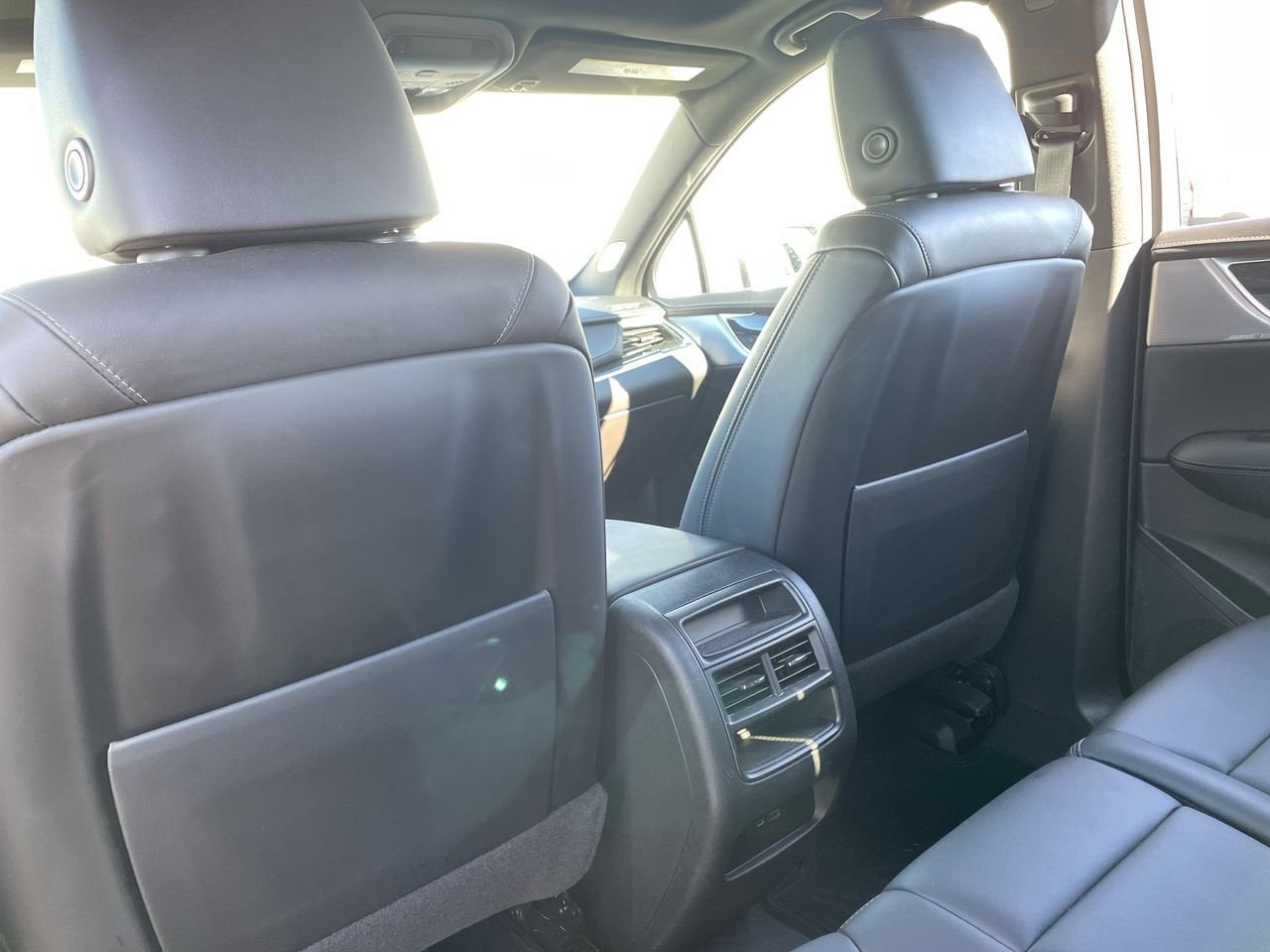 Thumbnail: 2023 Cadillac XT5 - 20