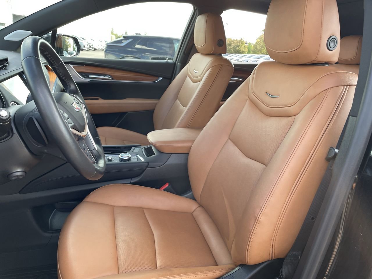 Thumbnail: 2023 Cadillac XT5 - 12