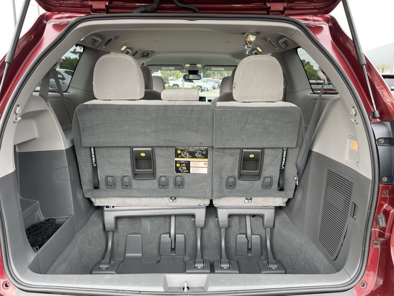 Thumbnail: 2019 Toyota Sienna - 17