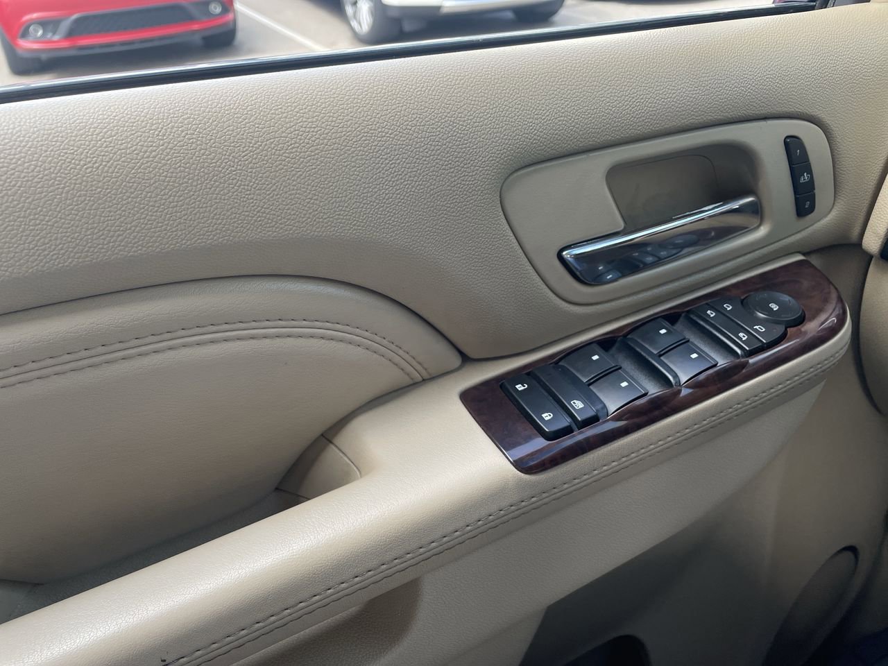 Thumbnail: 2010 Cadillac Escalade - 35