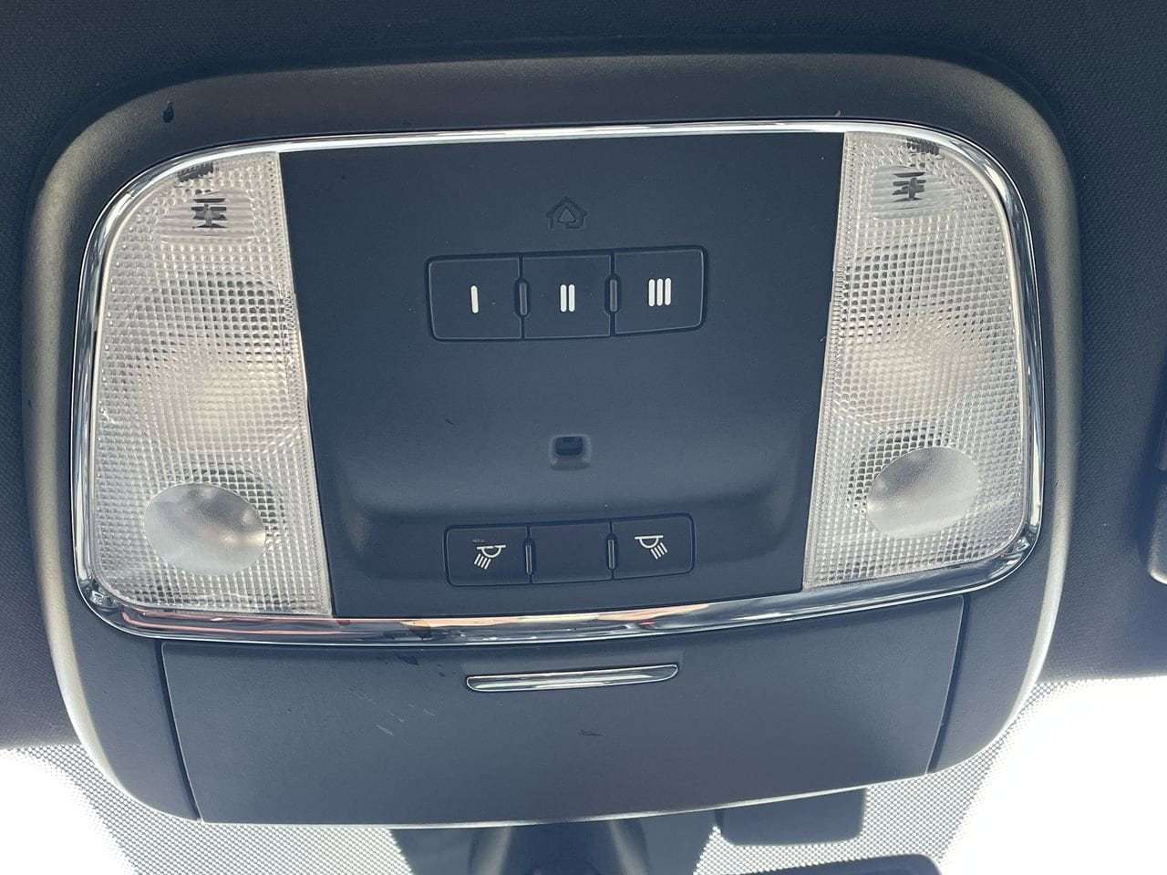 Thumbnail: 2013 Chrysler 300 - 27