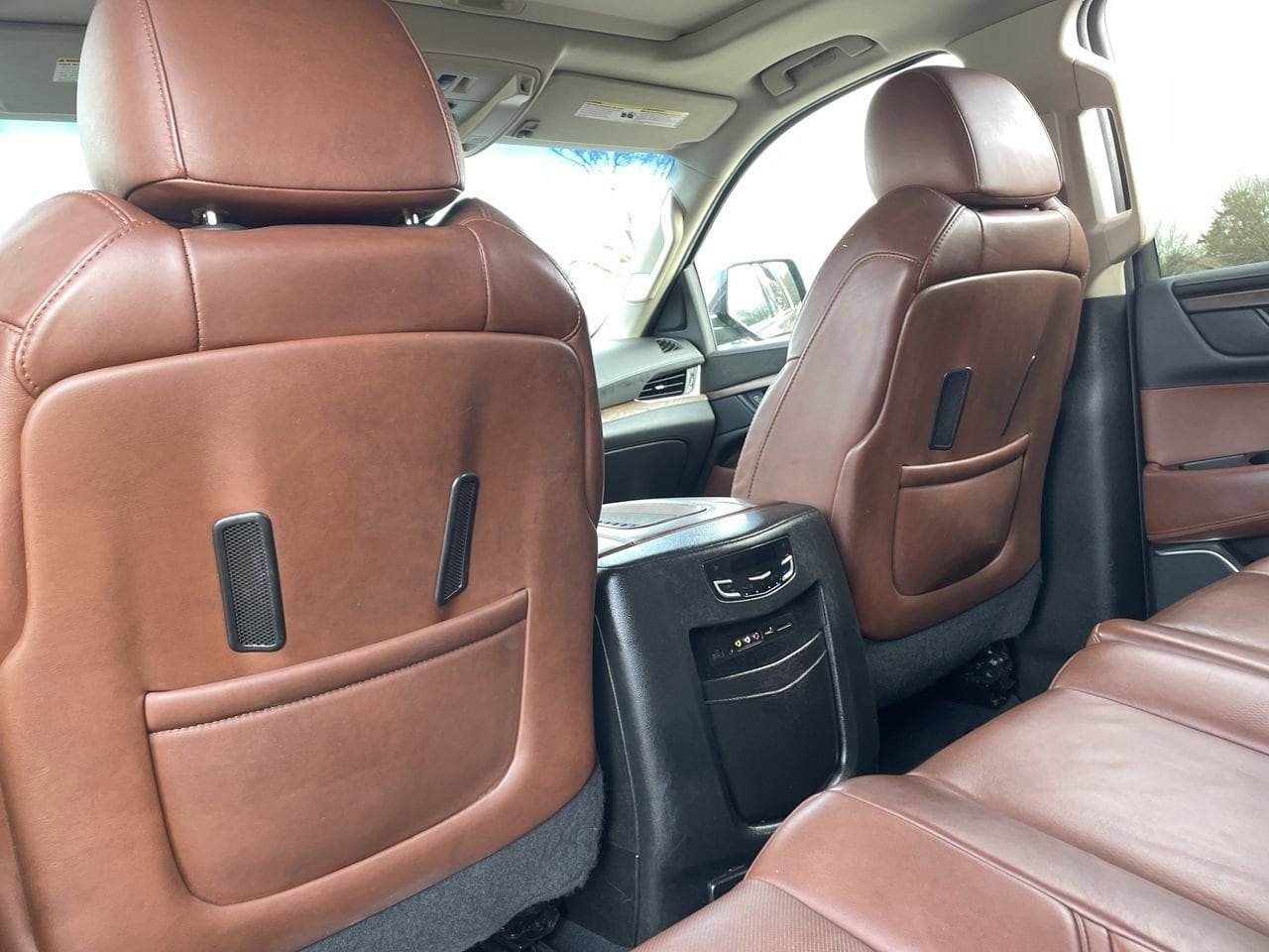 Thumbnail: 2015 Cadillac Escalade - 21