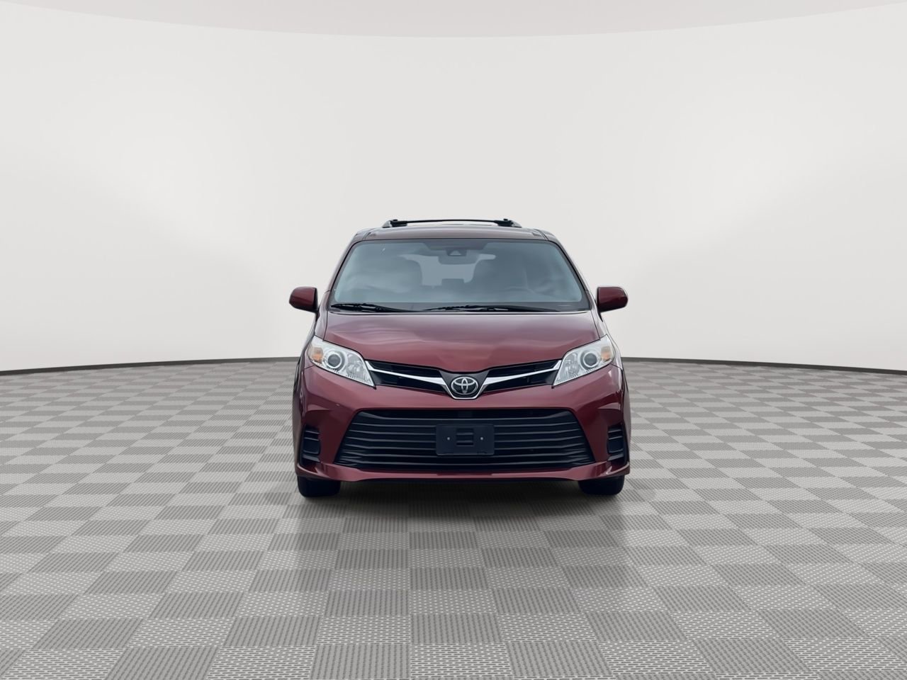 Thumbnail: 2019 Toyota Sienna - 3