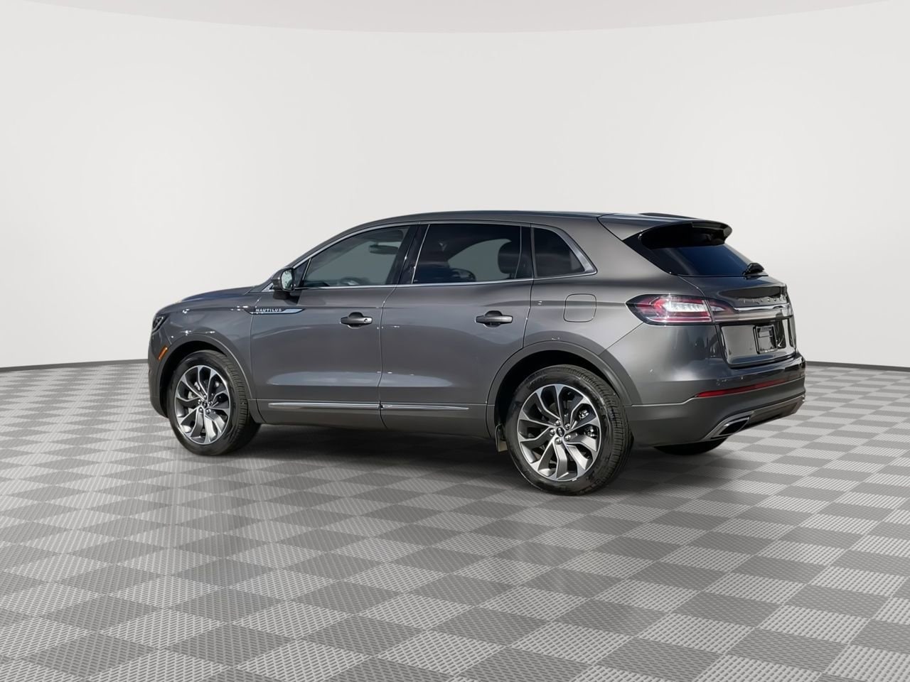Thumbnail: 2021 Lincoln Nautilus - 6