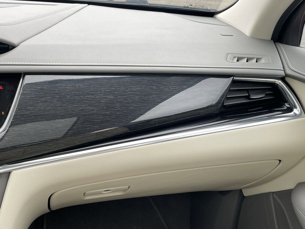 Thumbnail: 2021 Cadillac XT6 - 16