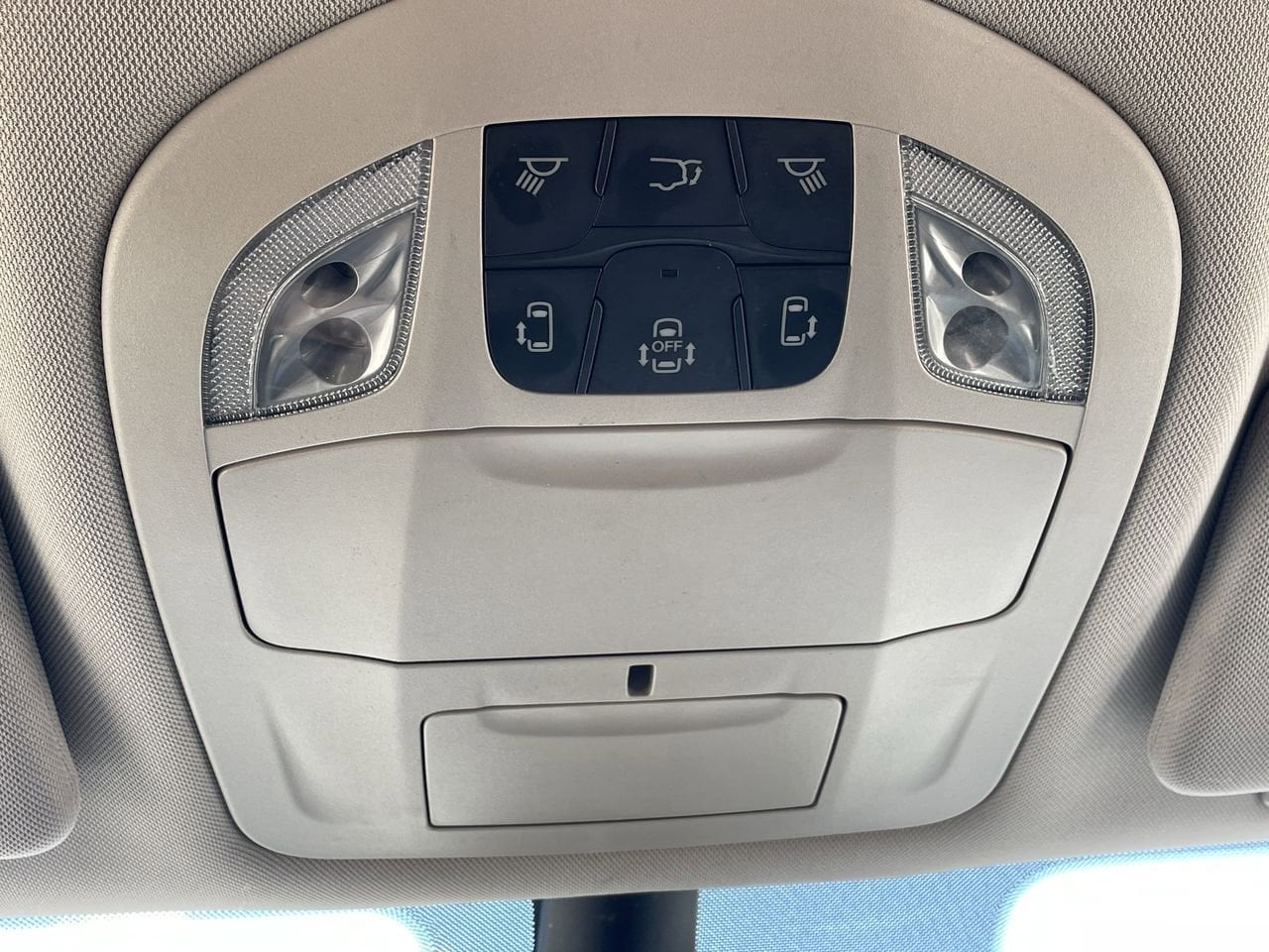 Thumbnail: 2024 Chrysler Pacifica - 30