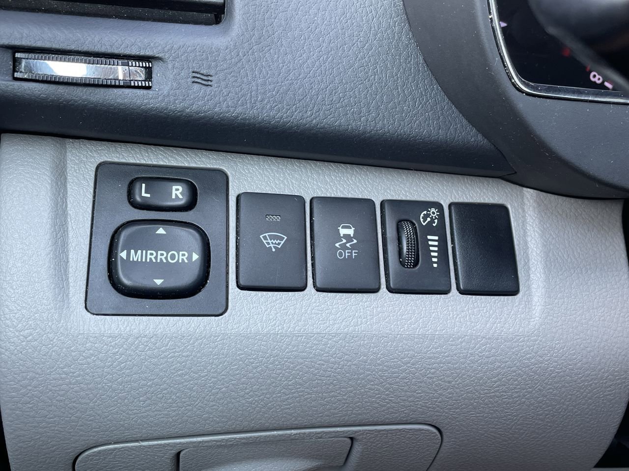 Thumbnail: 2013 Toyota Highlander - 25