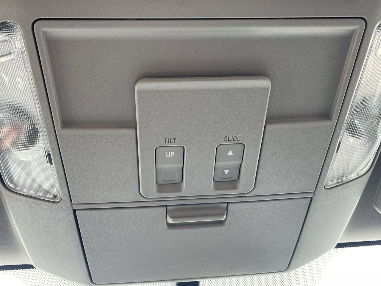 Thumbnail: 2017 Toyota Tundra - 31