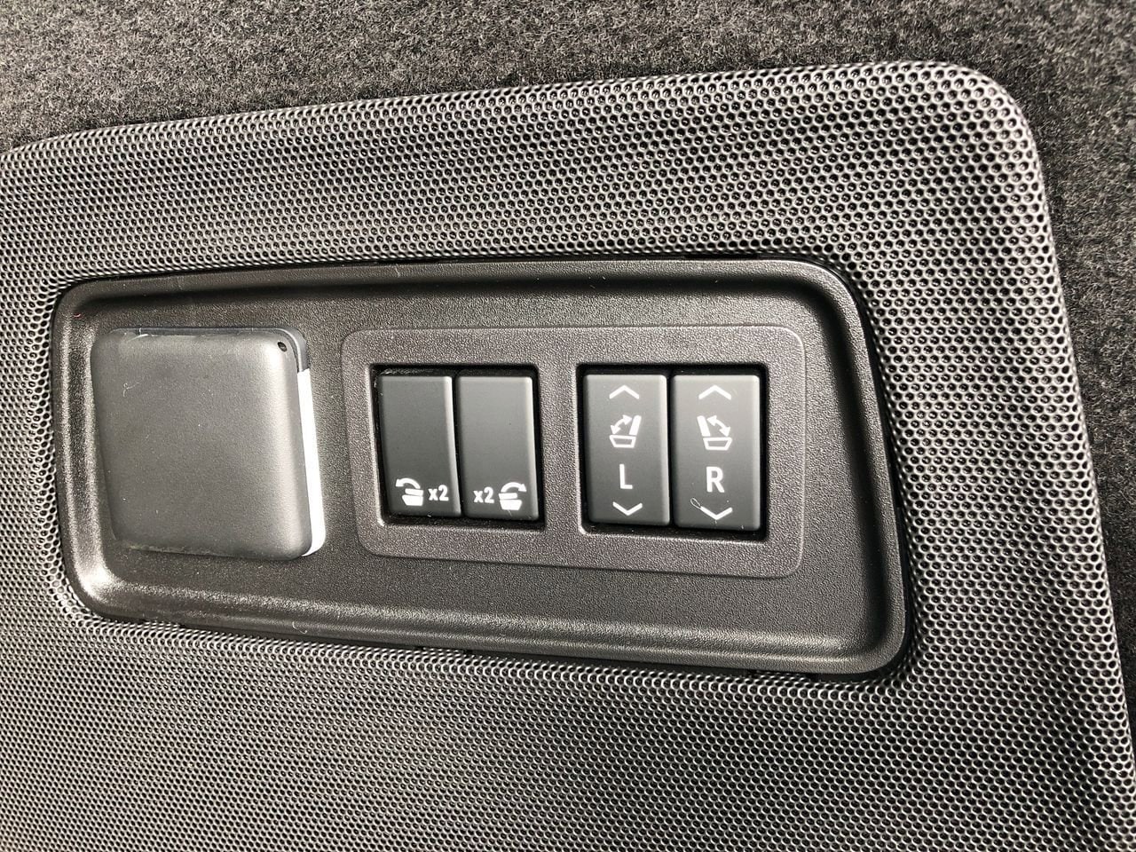 Thumbnail: 2023 Cadillac Escalade - 18