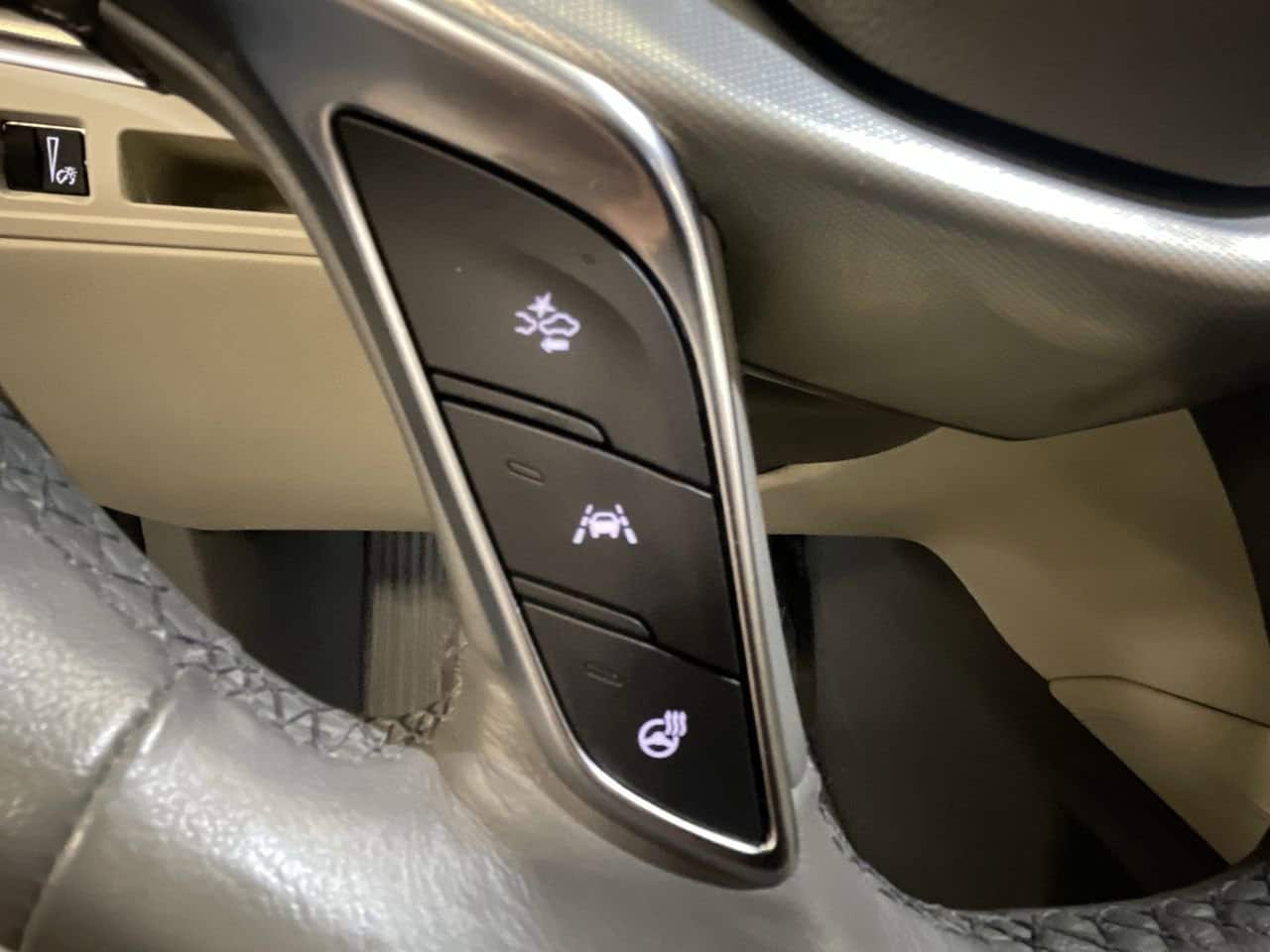 Thumbnail: 2023 Cadillac XT5 - 24