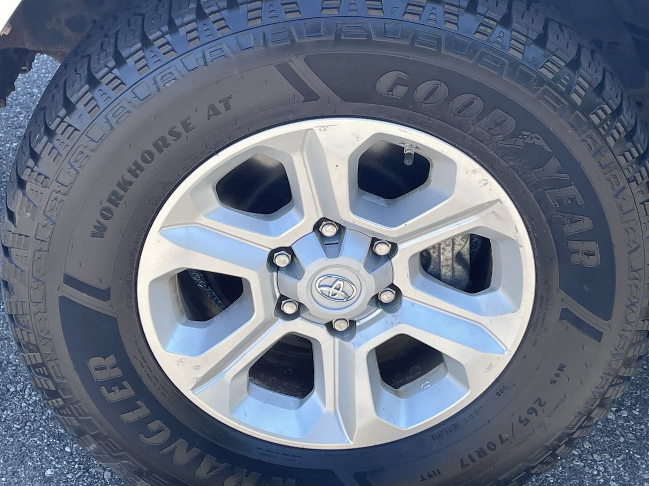 Thumbnail: 2014 Toyota 4Runner - 34