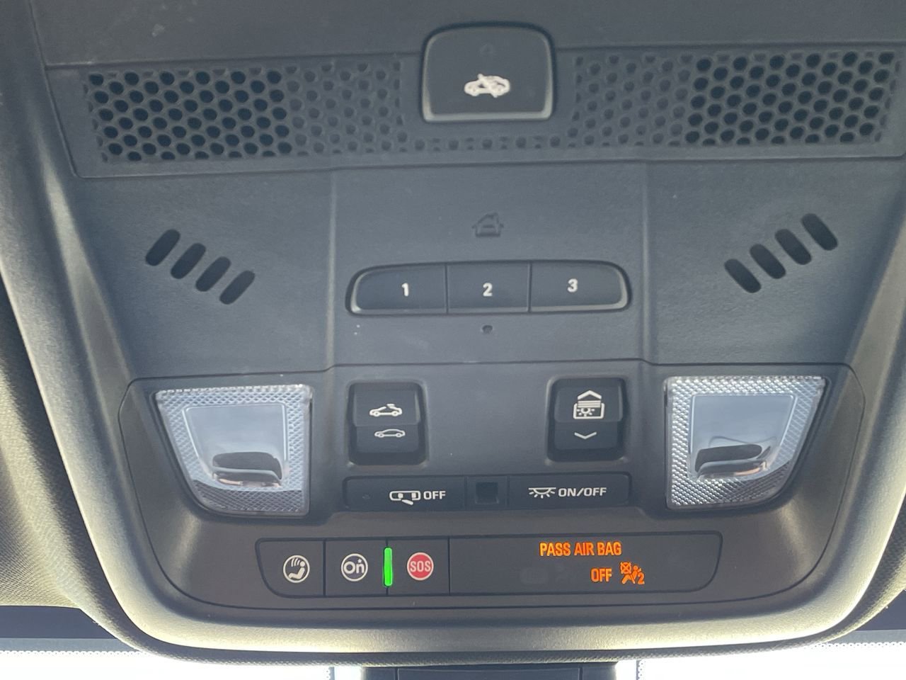 Thumbnail: 2024 Cadillac XT5 - 32