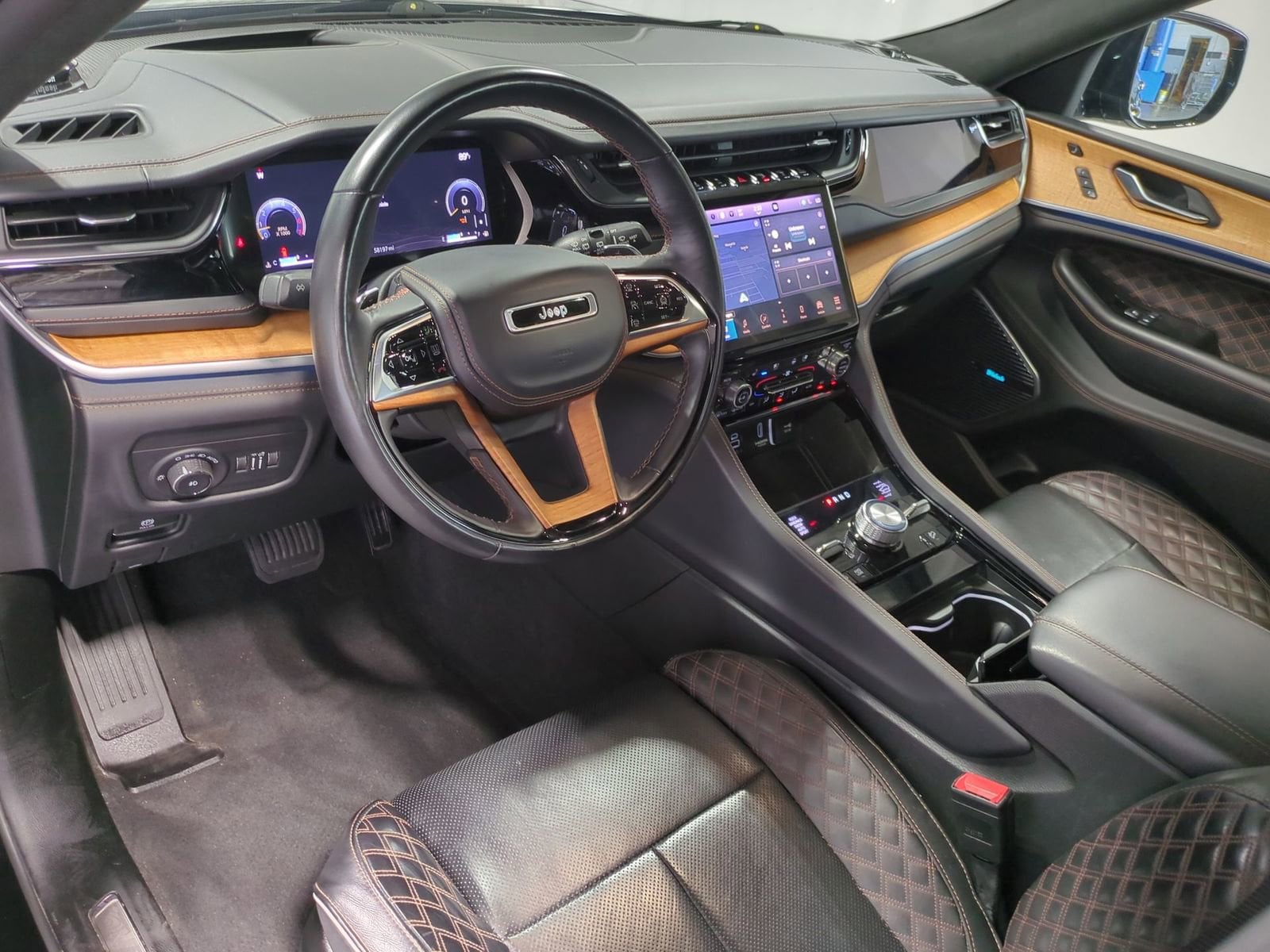 Thumbnail: 2022 Jeep Grand Cherokee - 10