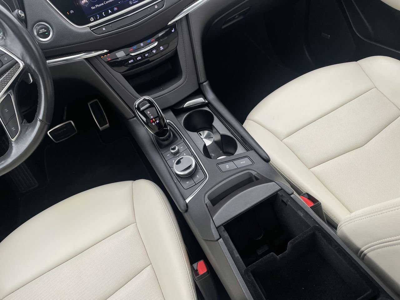 Thumbnail: 2022 Cadillac XT5 - 25
