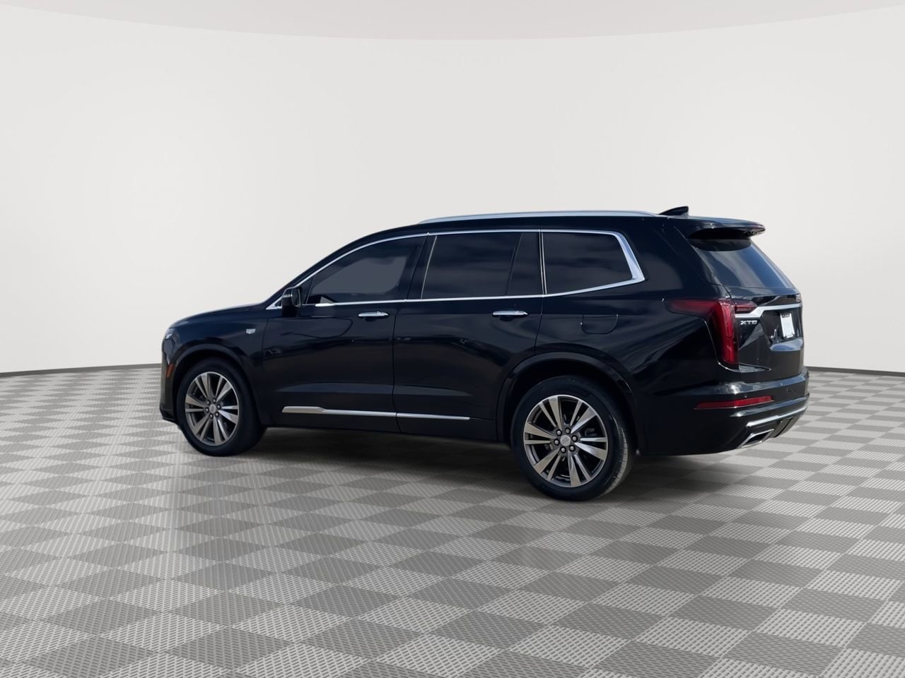 Thumbnail: 2021 Cadillac XT6 - 6