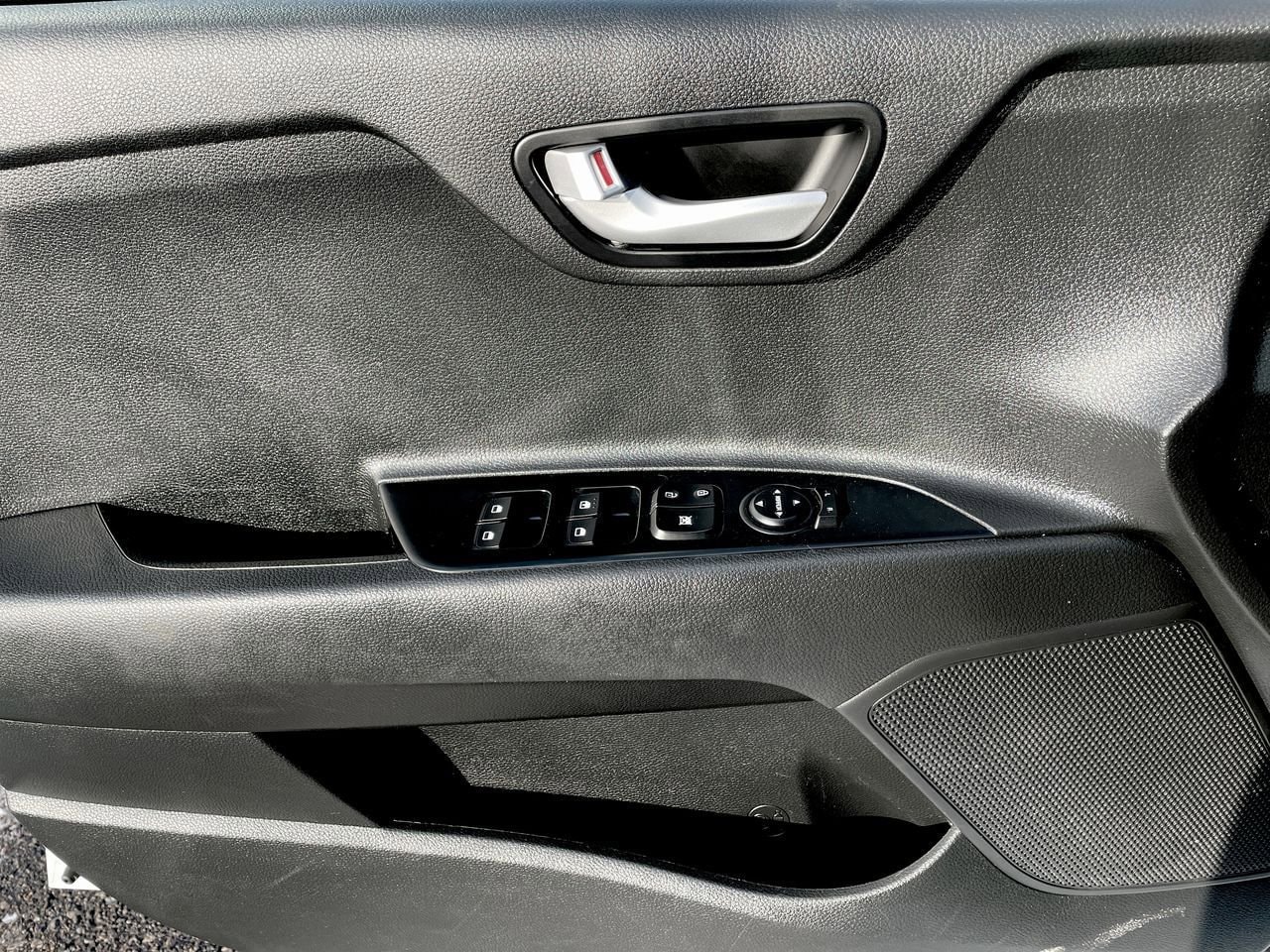 Thumbnail: 2020 Kia Rio - 28