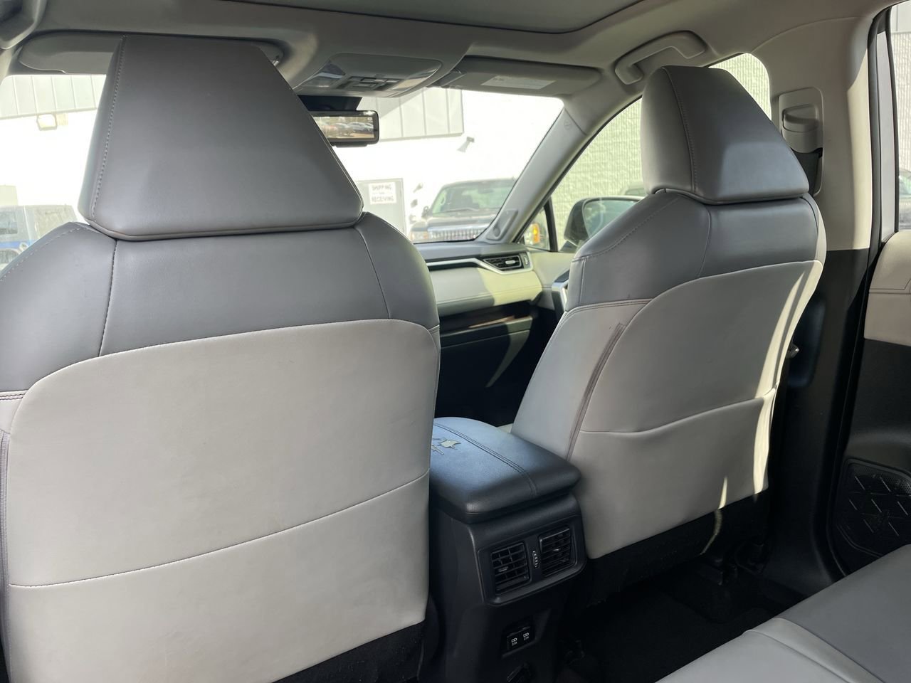 Thumbnail: 2019 Toyota RAV4 - 20