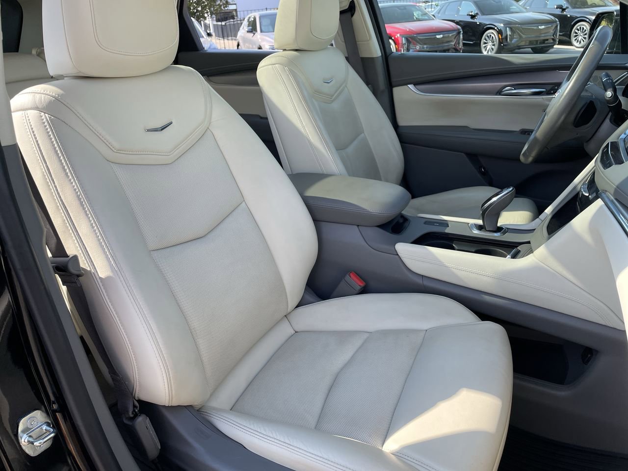 Thumbnail: 2017 Cadillac XT5 - 14