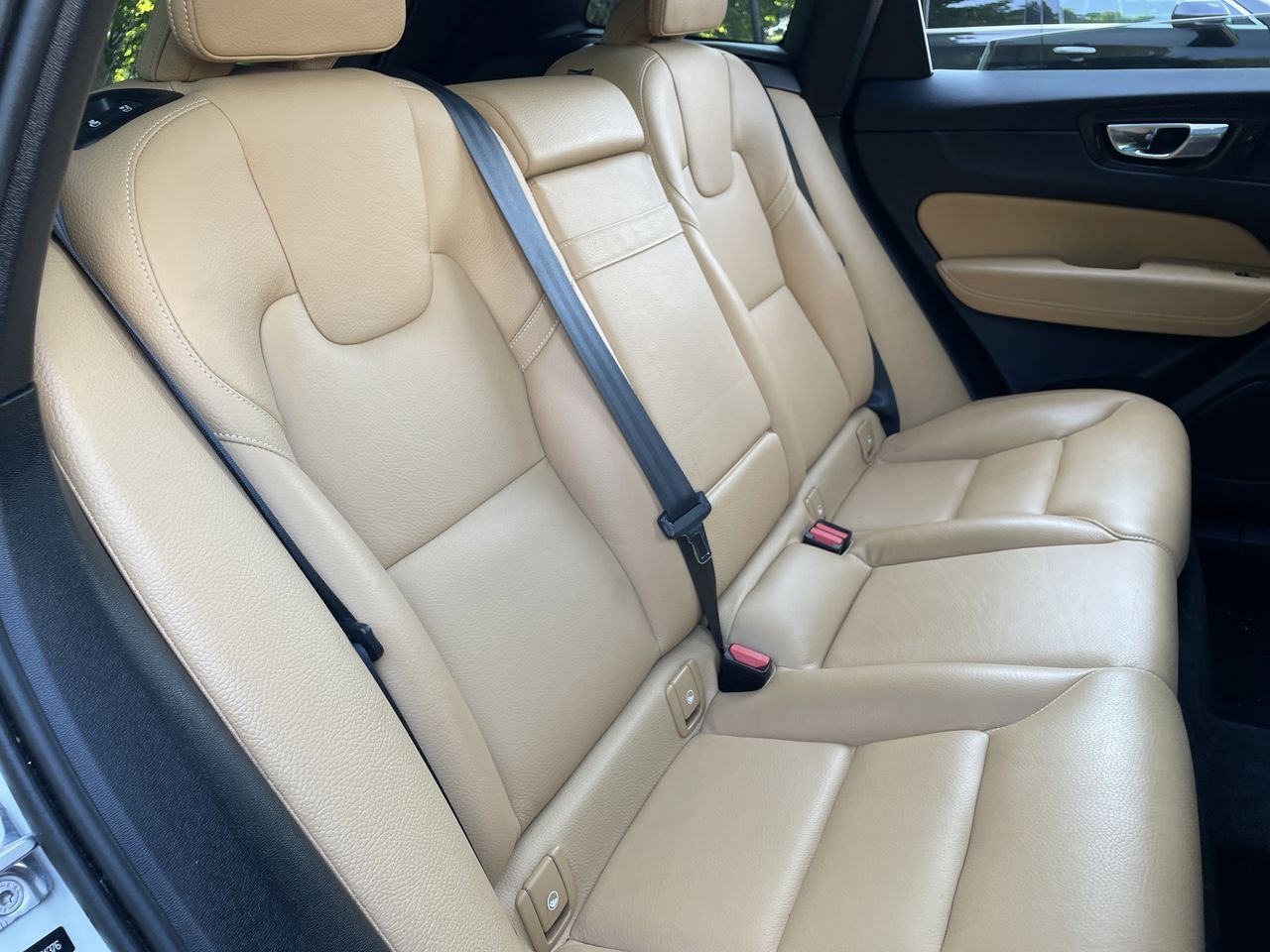 Thumbnail: 2020 Volvo XC60 - 15