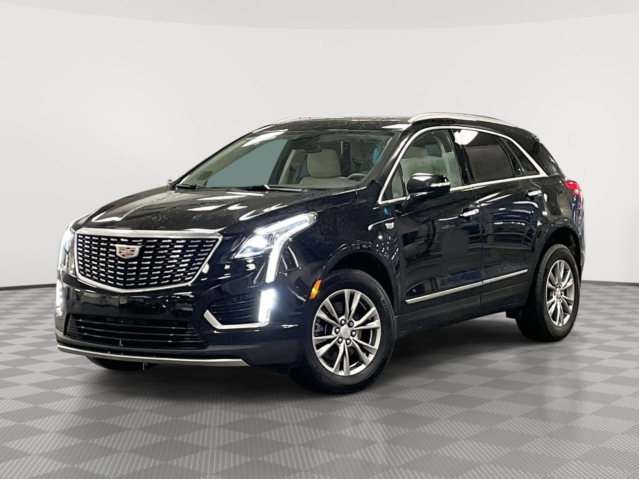 Thumbnail: 2023 Cadillac XT5 - 1