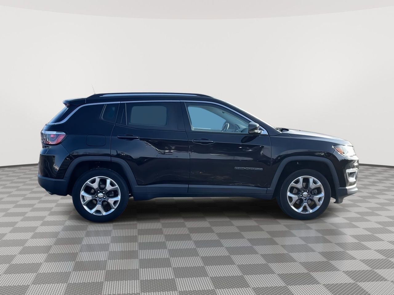 Thumbnail: 2018 Jeep Compass - 9