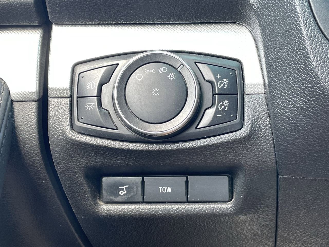 Thumbnail: 2014 Ford Explorer - 30