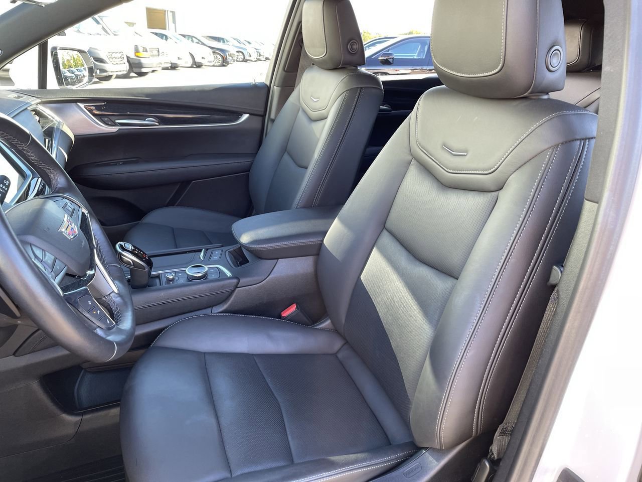 Thumbnail: 2023 Cadillac XT5 - 12