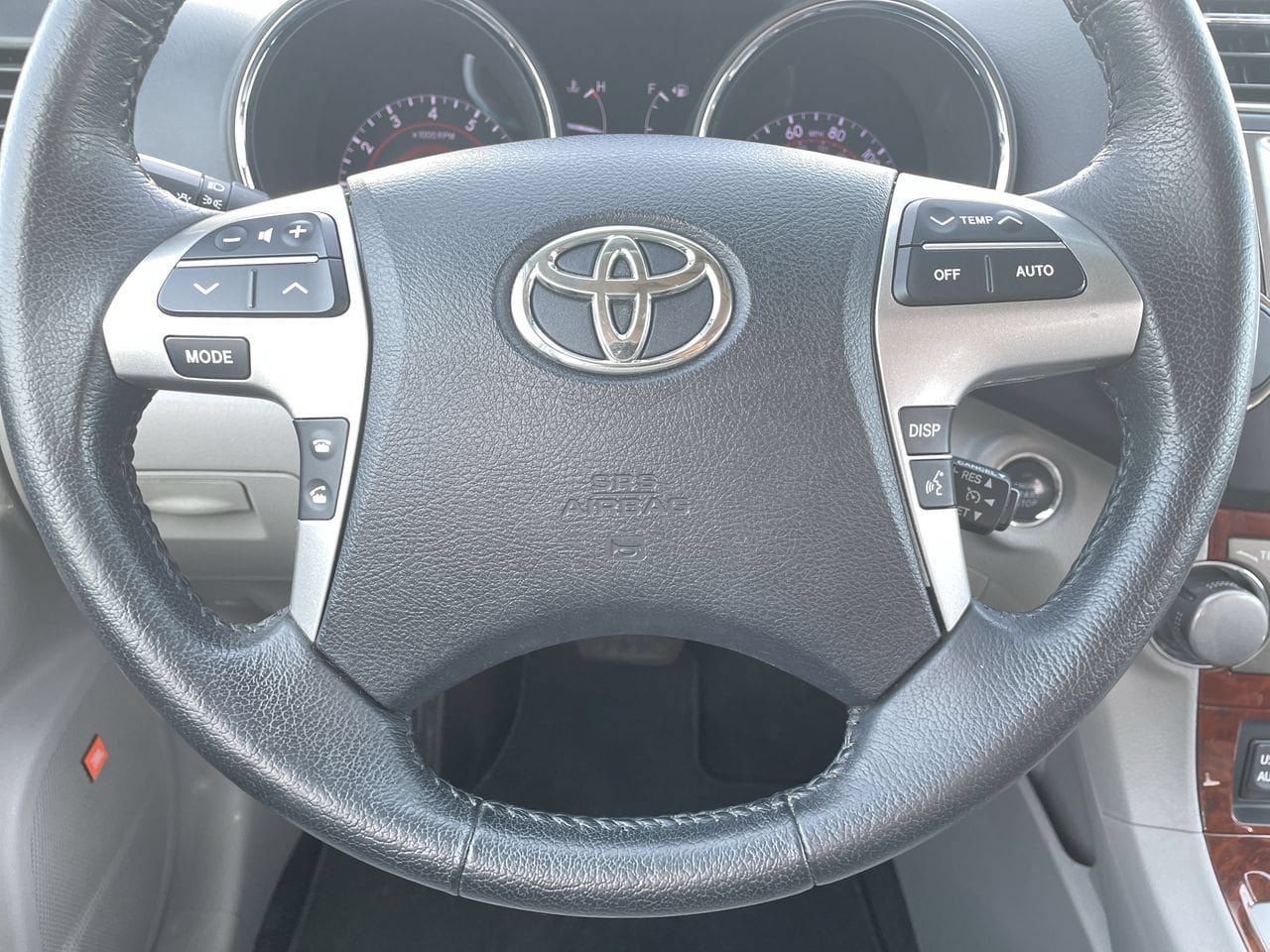 Thumbnail: 2013 Toyota Highlander - 9