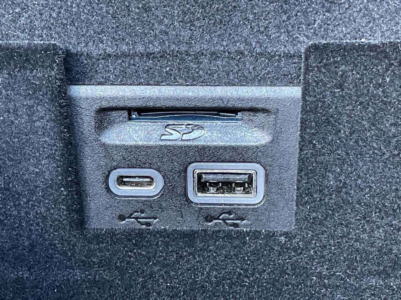 Thumbnail: 2024 Cadillac XT5 - 24