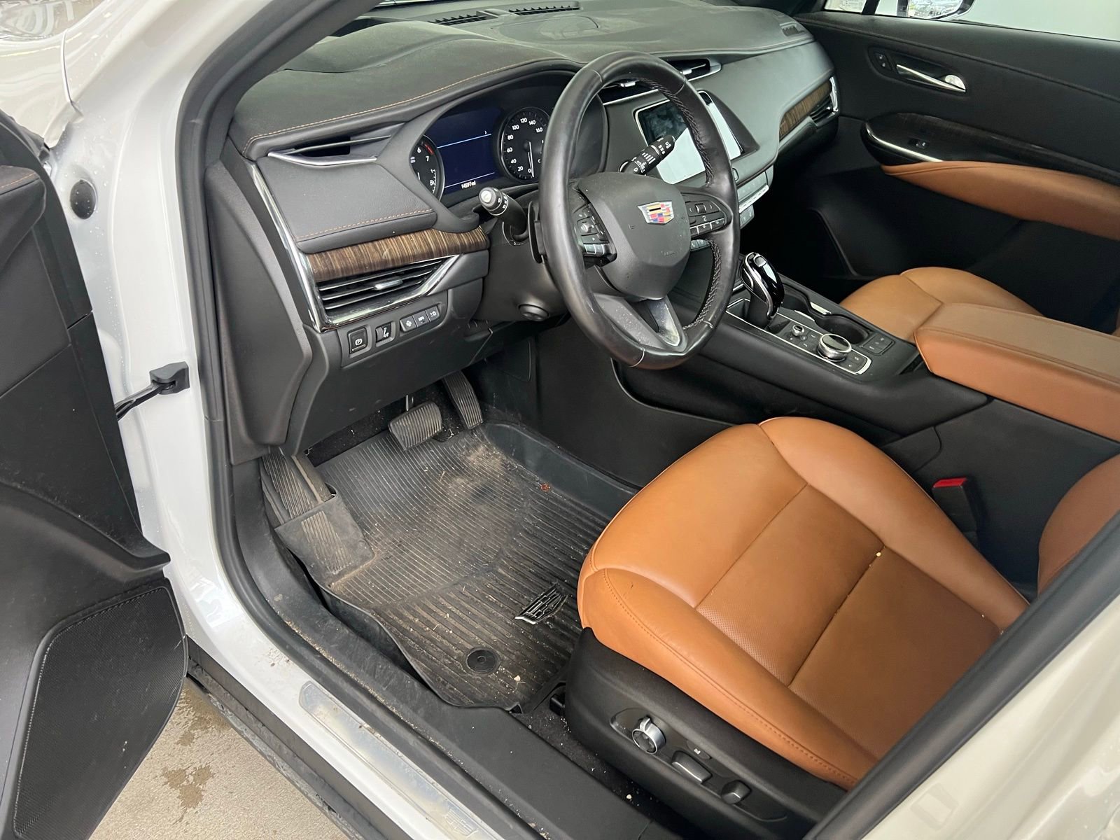 Thumbnail: 2023 Cadillac XT4 - 5